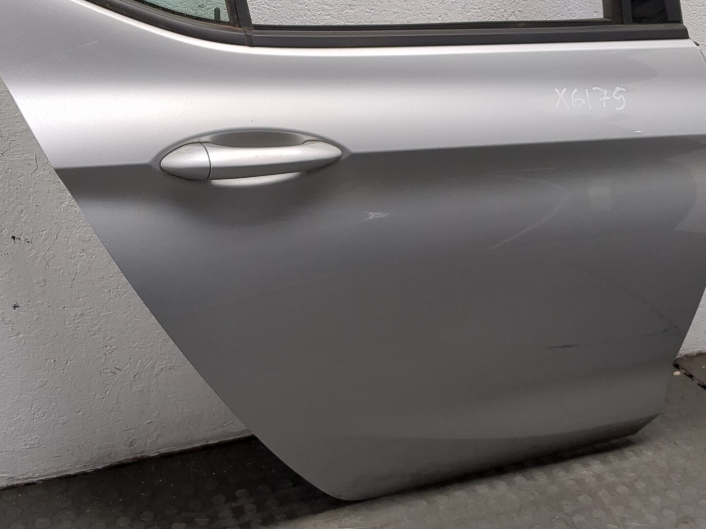 Дверь задняя правая