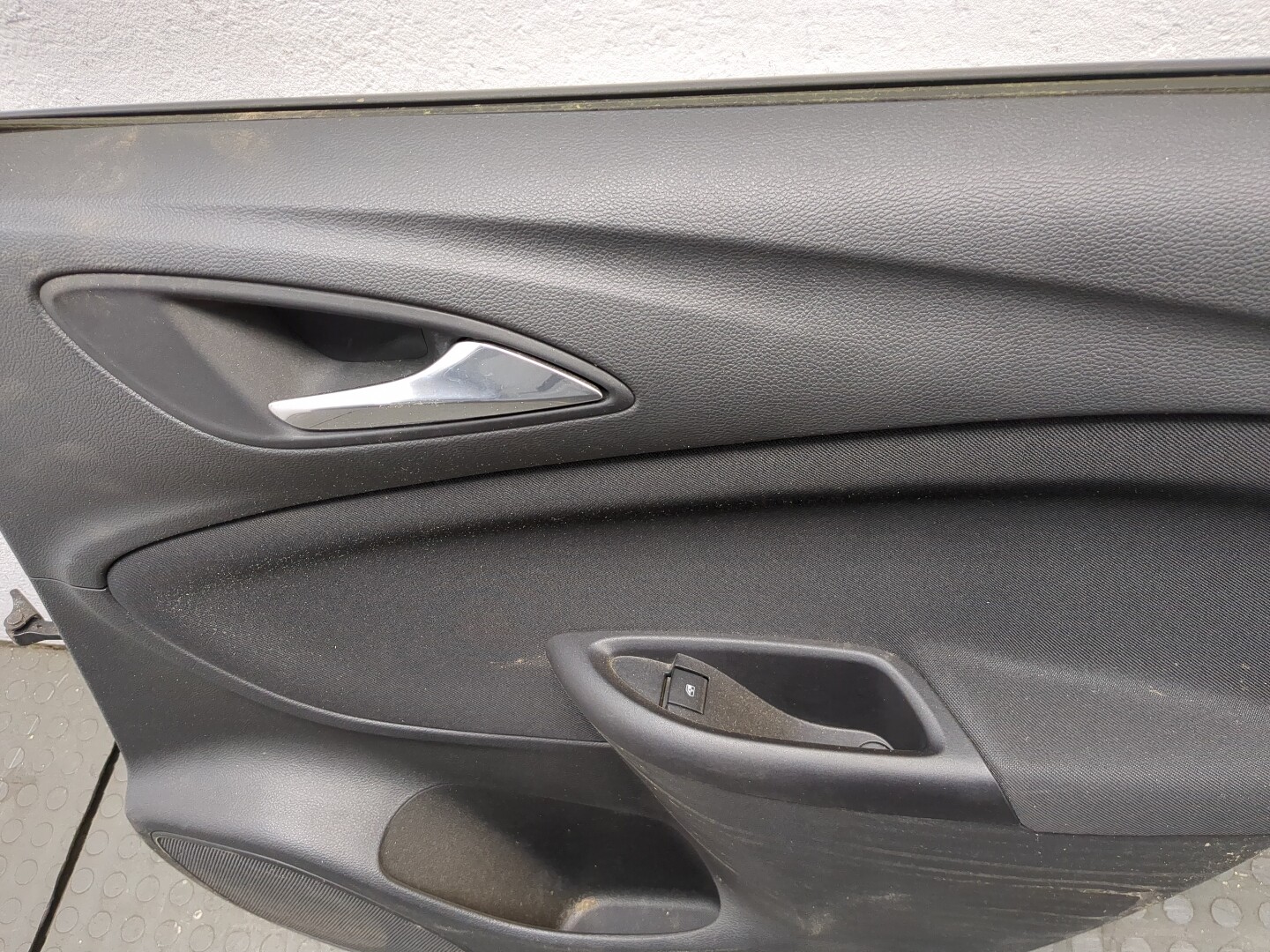 Дверь задняя правая