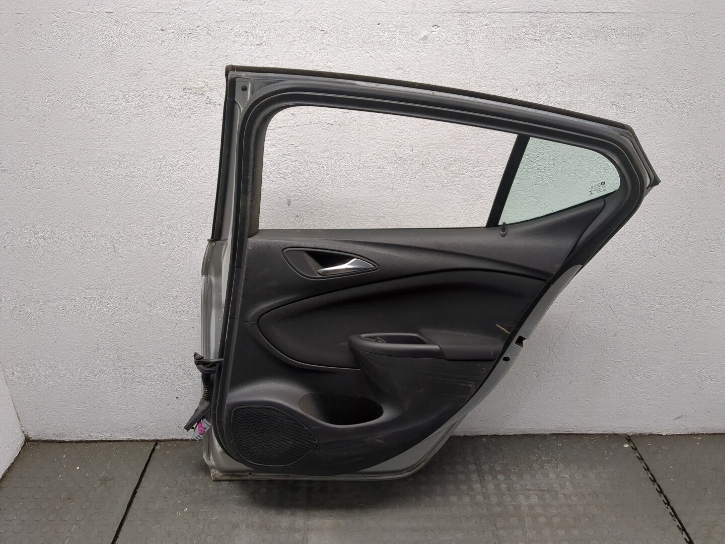 Дверь задняя правая