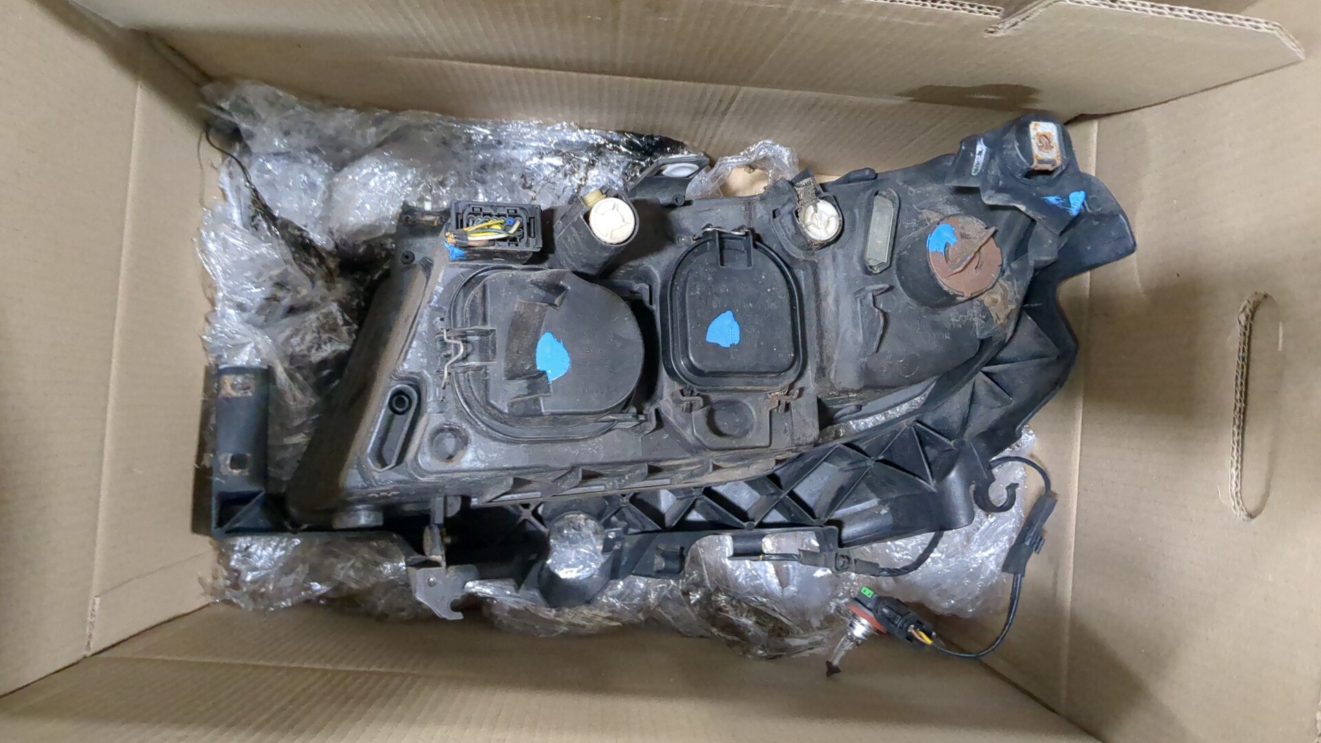 Фара правая