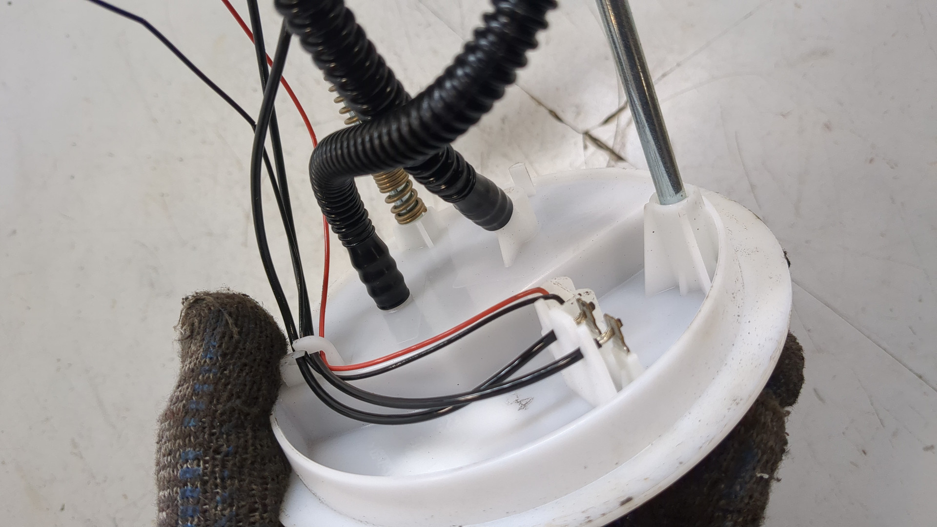 Насос топливный электрический