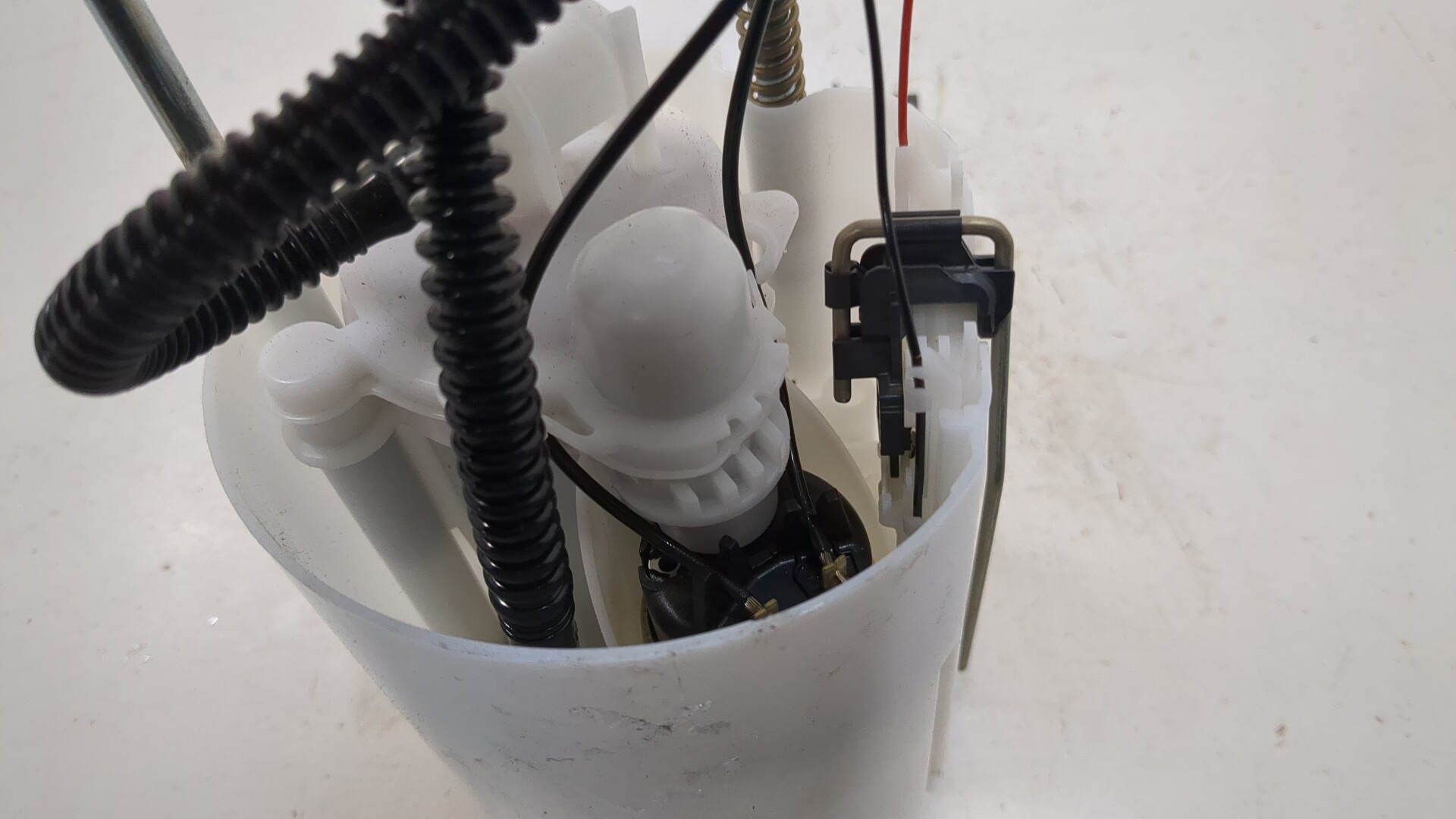 Насос топливный электрический