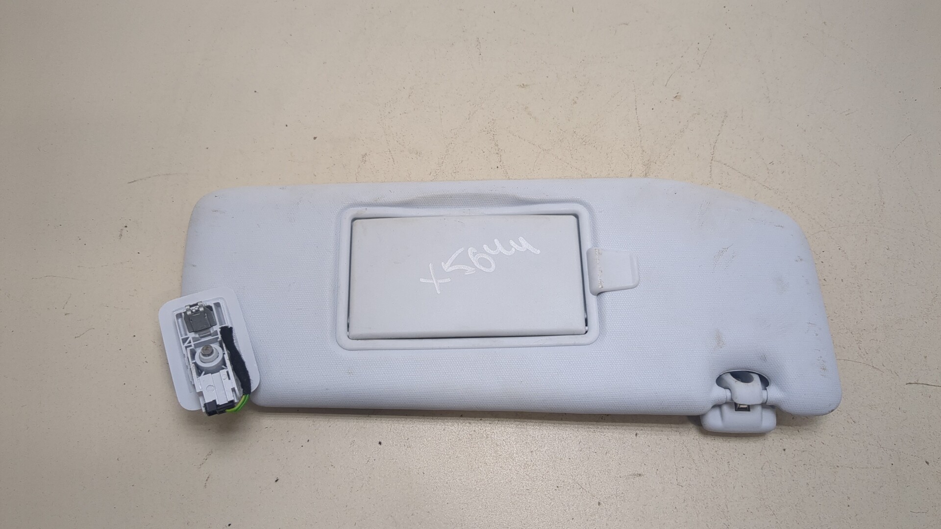 Козырек солнцезащитный