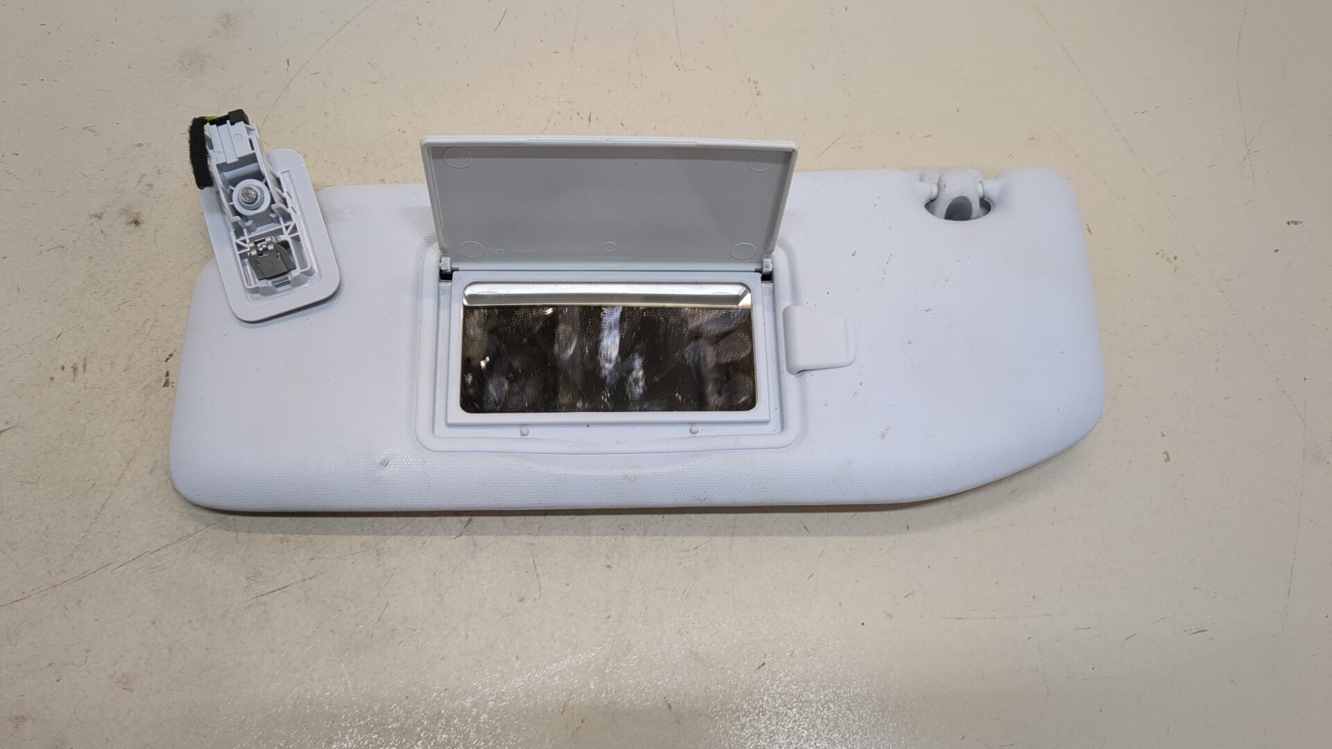 Козырек солнцезащитный