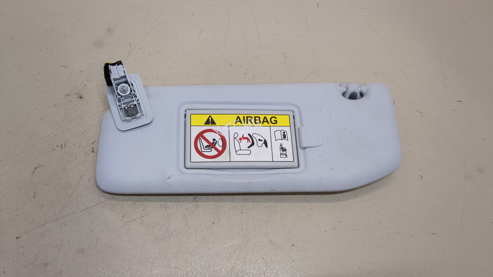 Козырек солнцезащитный