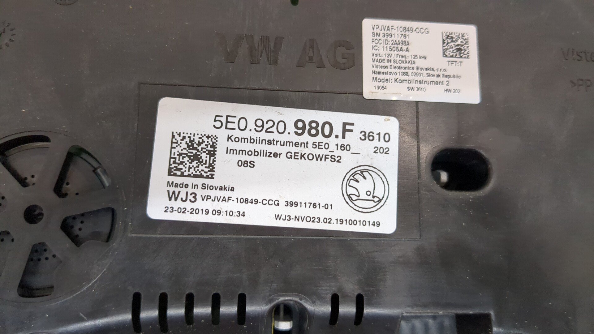 Панель приборов