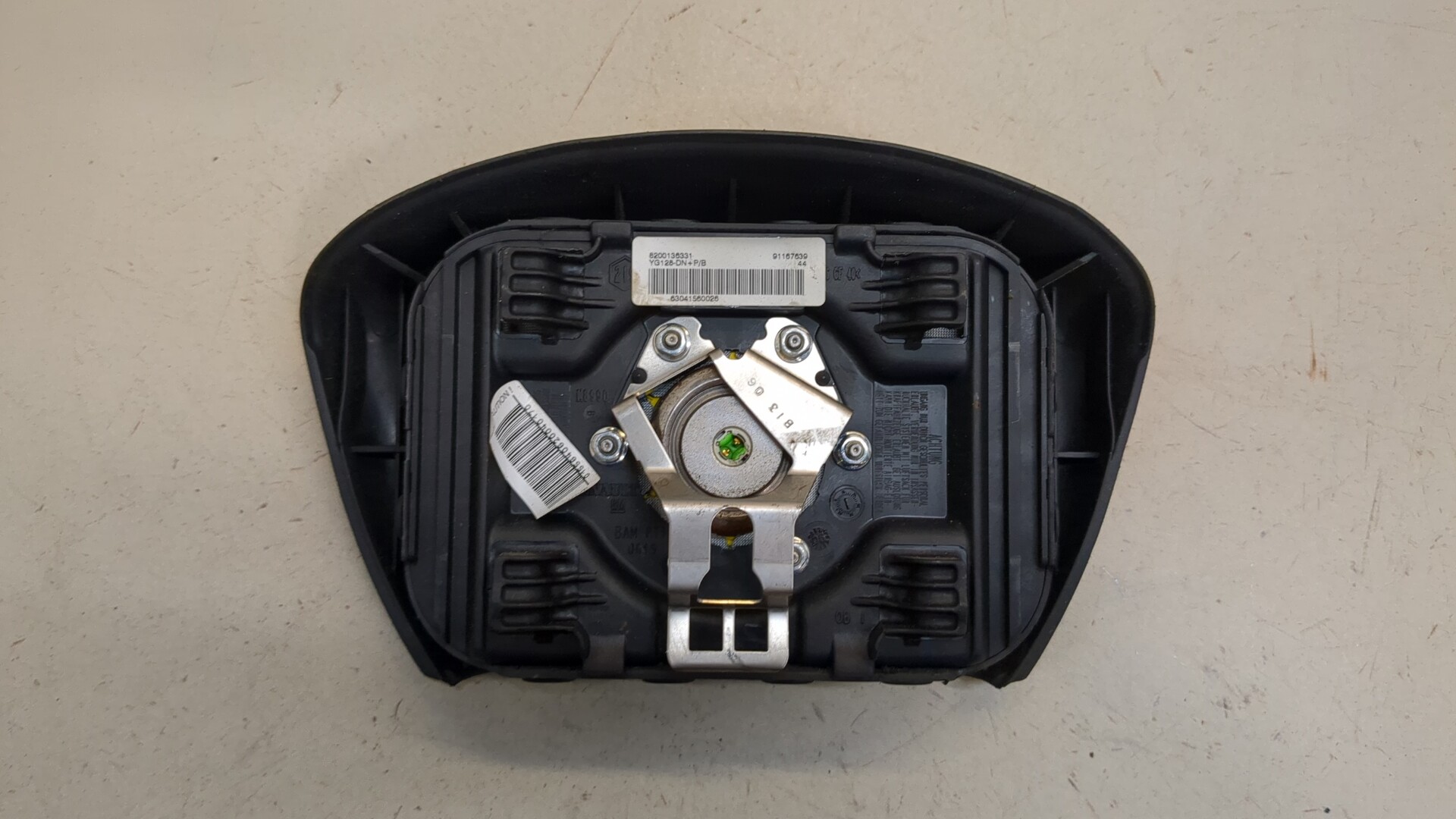 Подушка безопасности в рулевое колесо