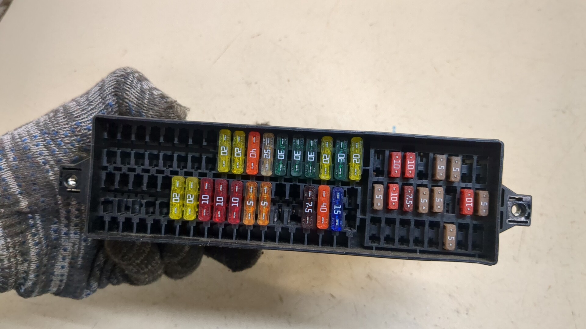 Блок предохранителей