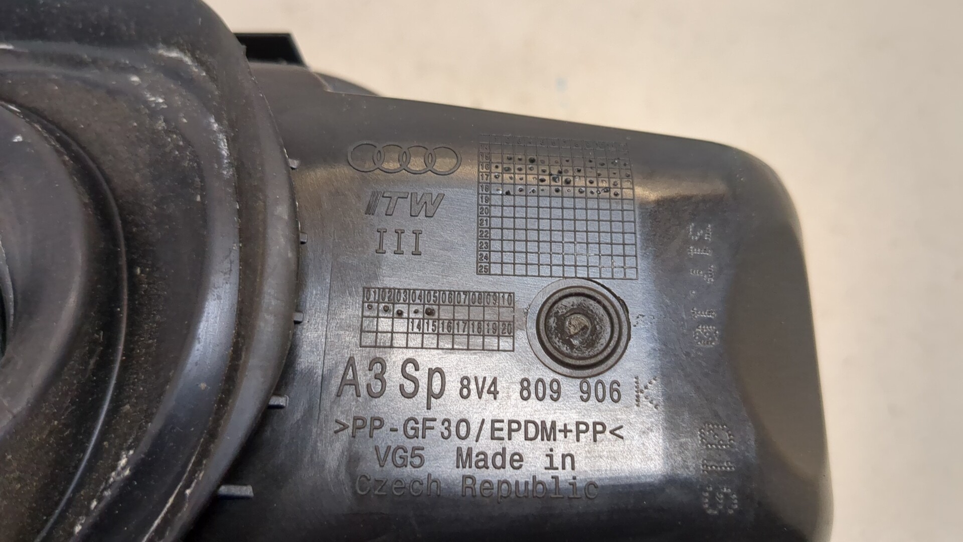 Лючок бензобака