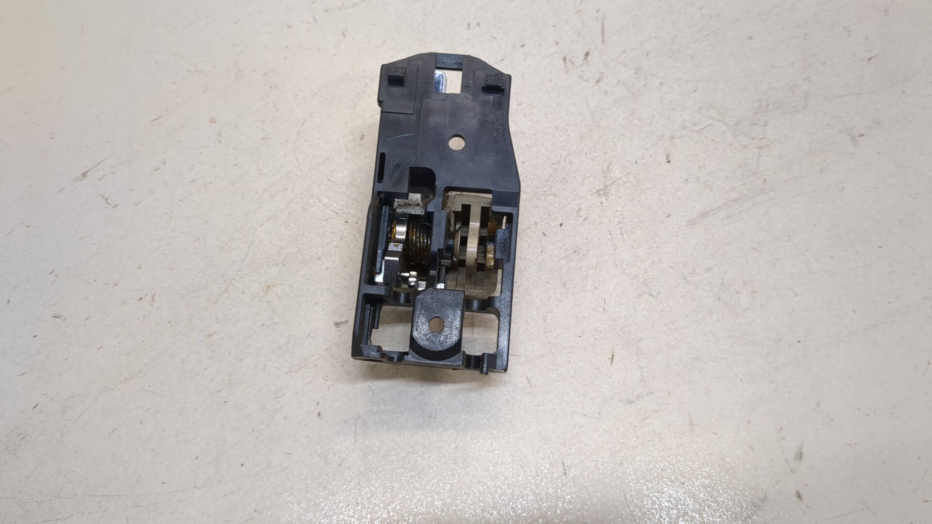 Ручка двери передней внутренняя левая