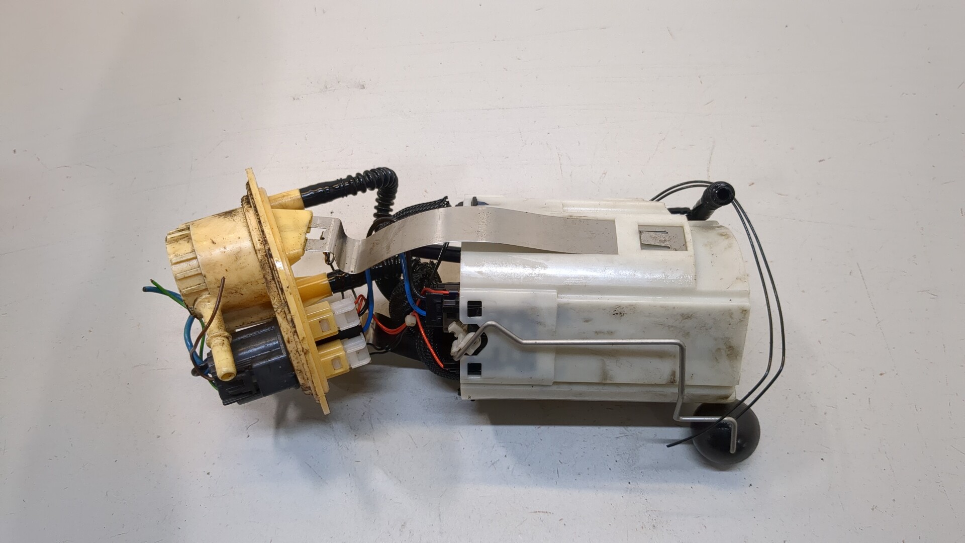 Насос топливный электрический