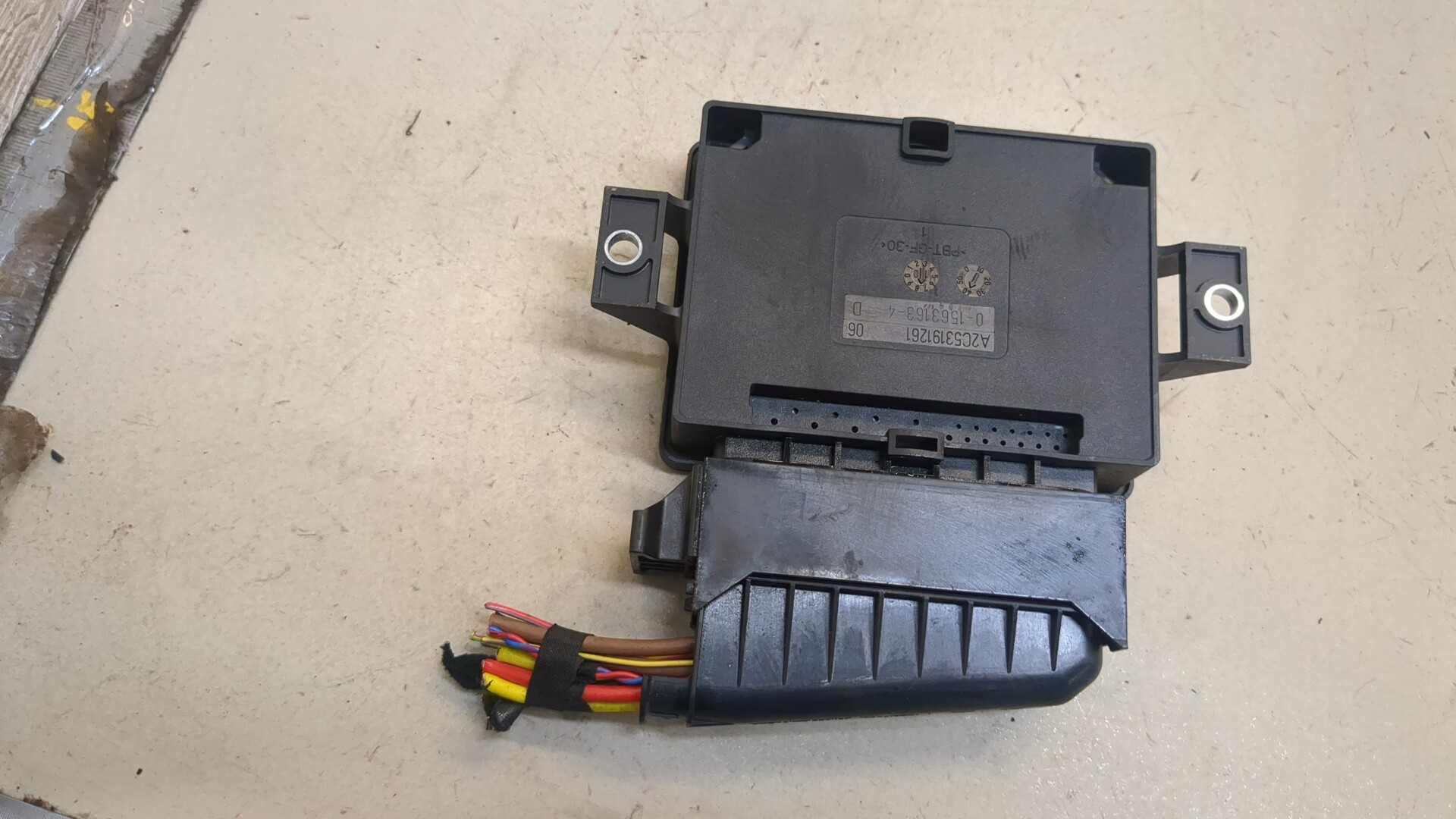 Блок управления парковочным тормозом