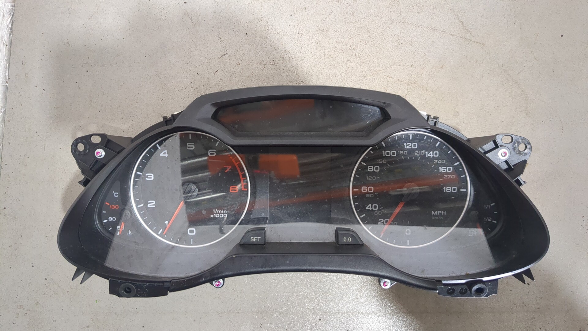 Панель приборов