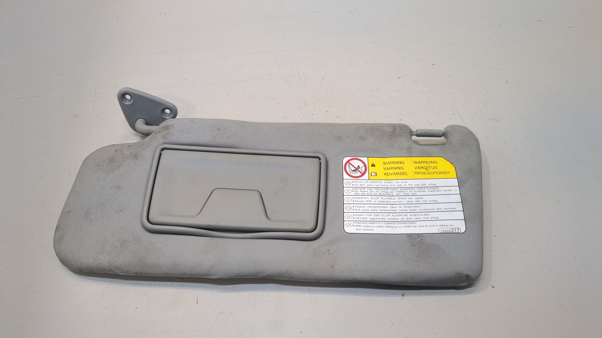 Козырек солнцезащитный