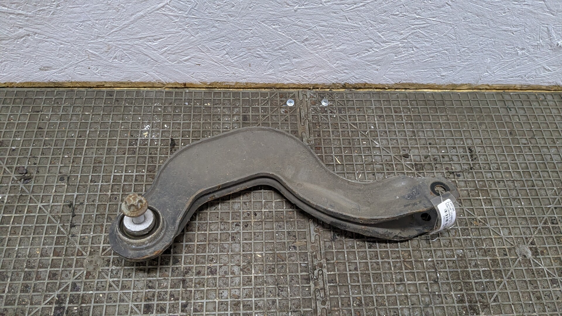 Рычаг задний правый