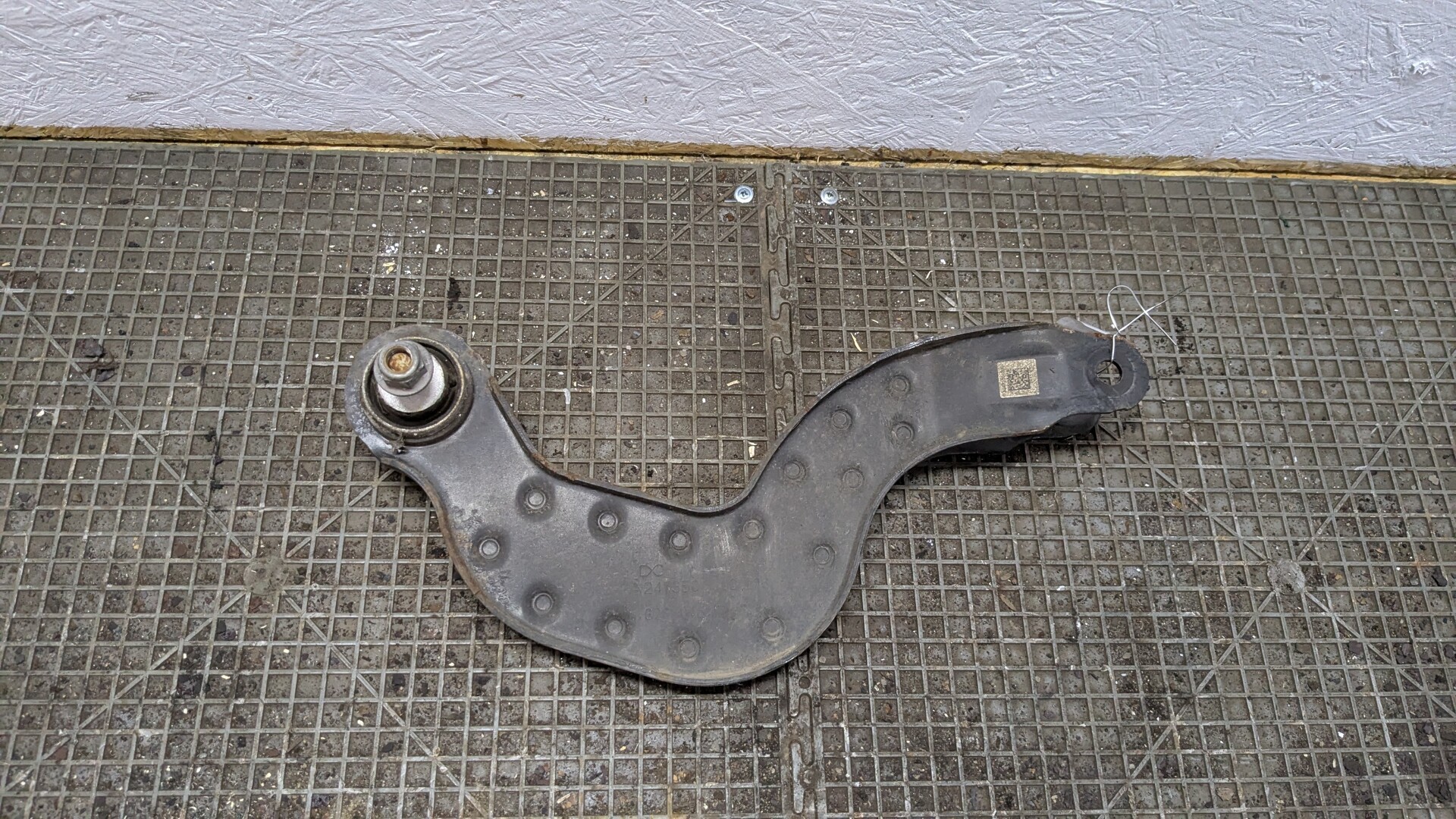 Рычаг задний правый