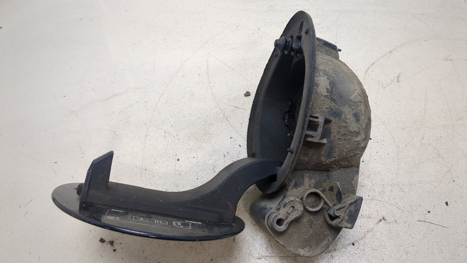 Лючок бензобака