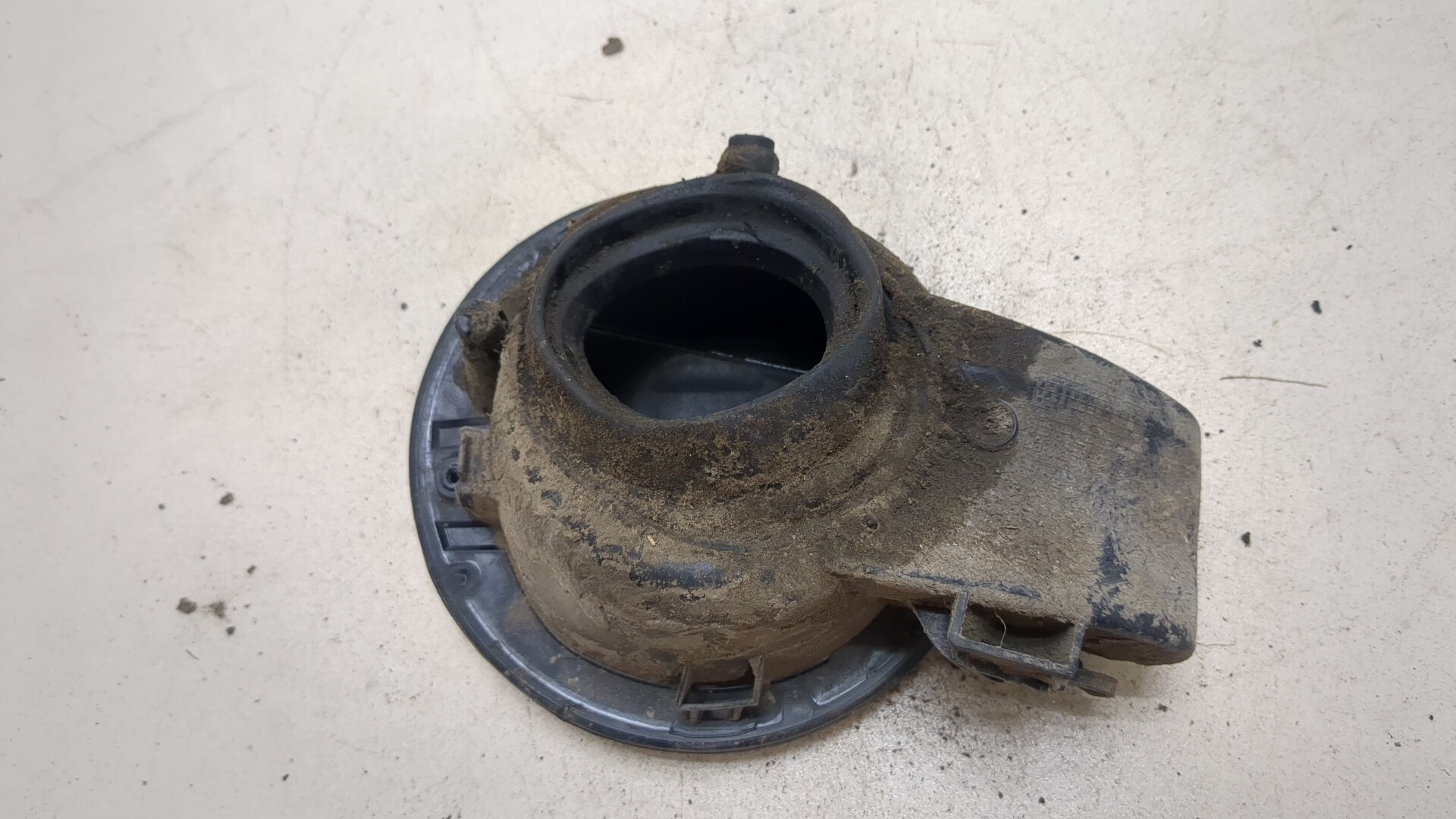 Лючок бензобака