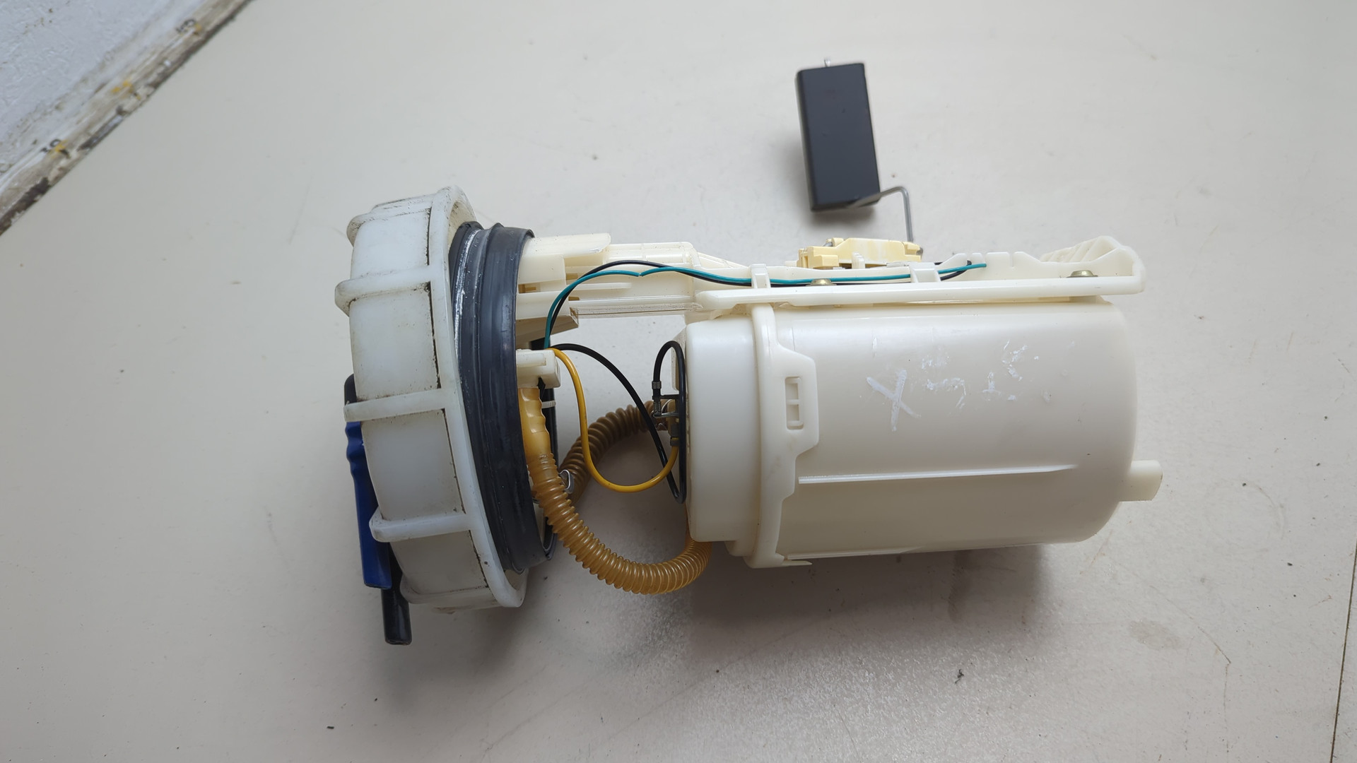 Насос топливный электрический