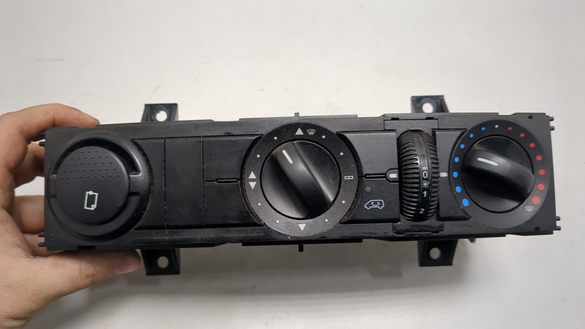 Переключатель отопителя