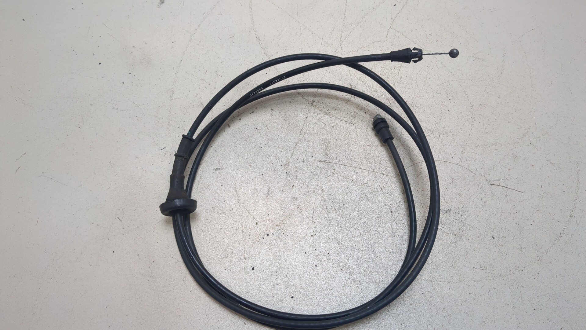 Трос открывания капота