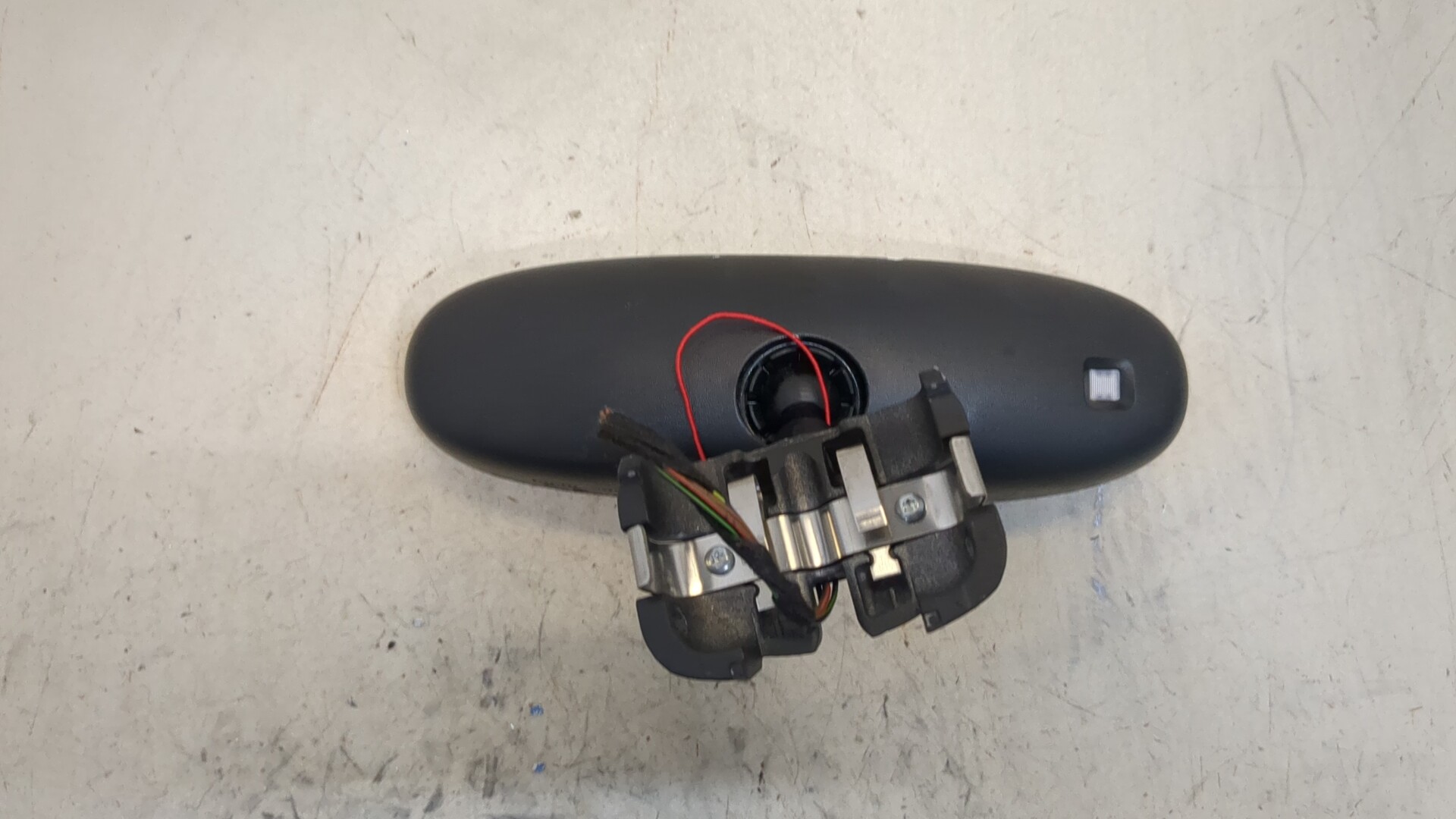 Зеркало заднего вида