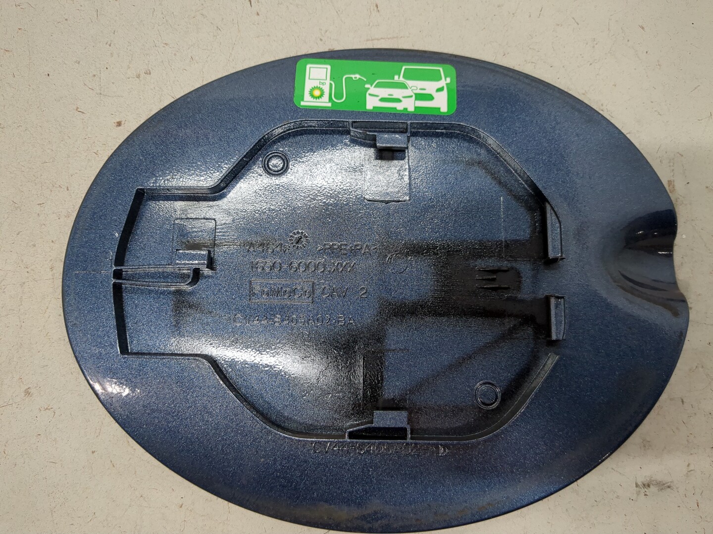 Лючок бензобака