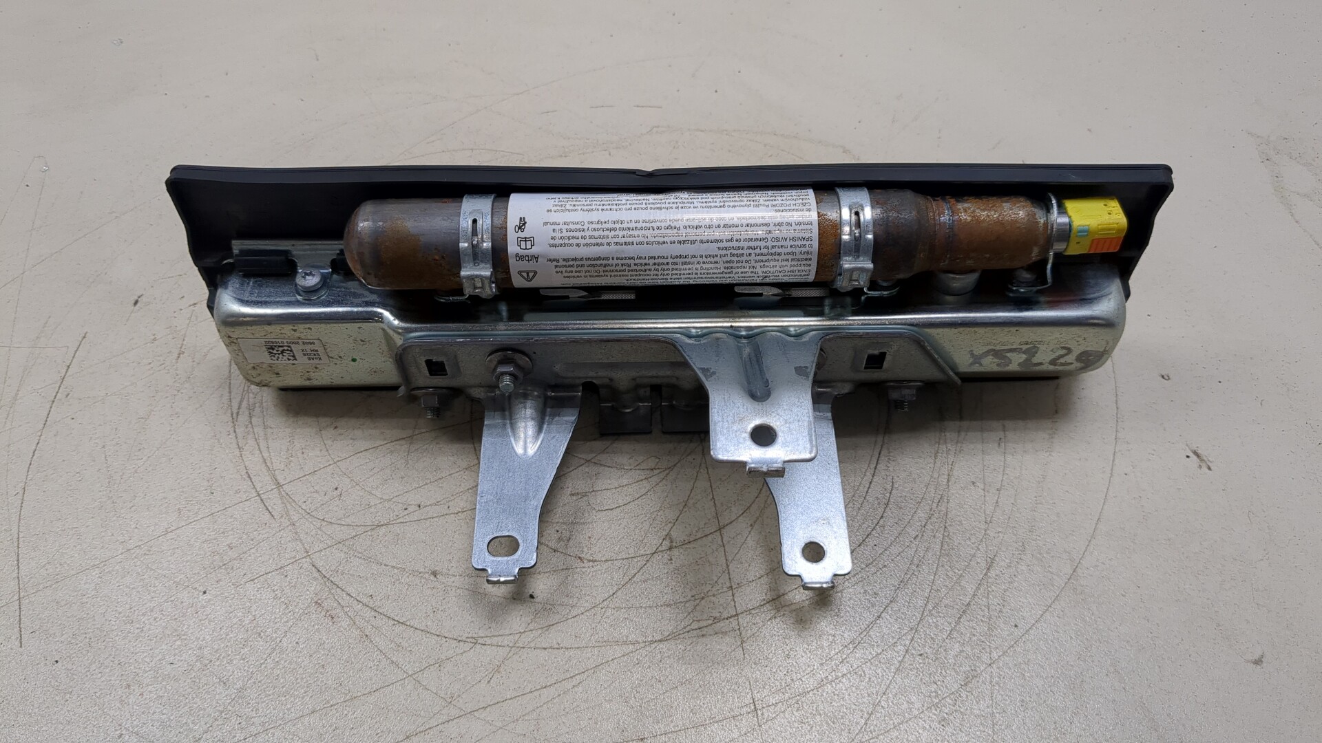 Подушка безопасности нижняя (для колен)