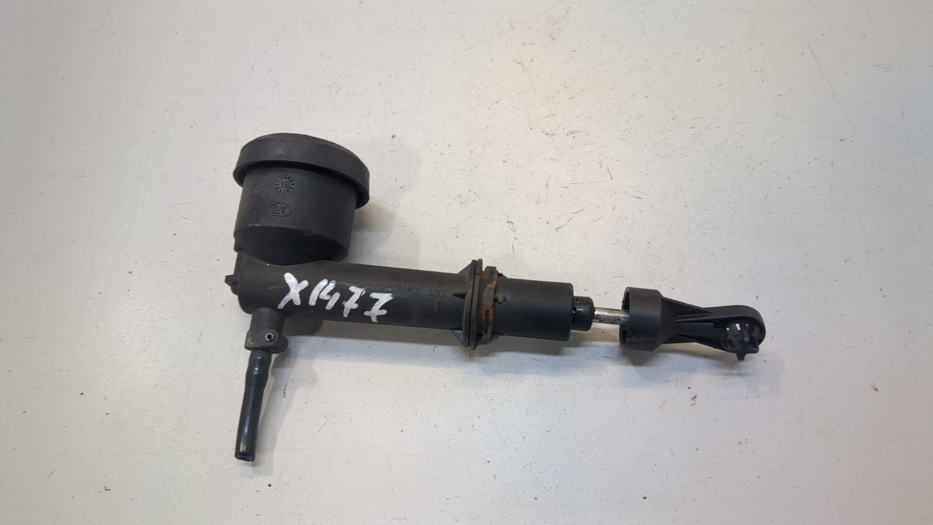 Цилиндр сцепления главный