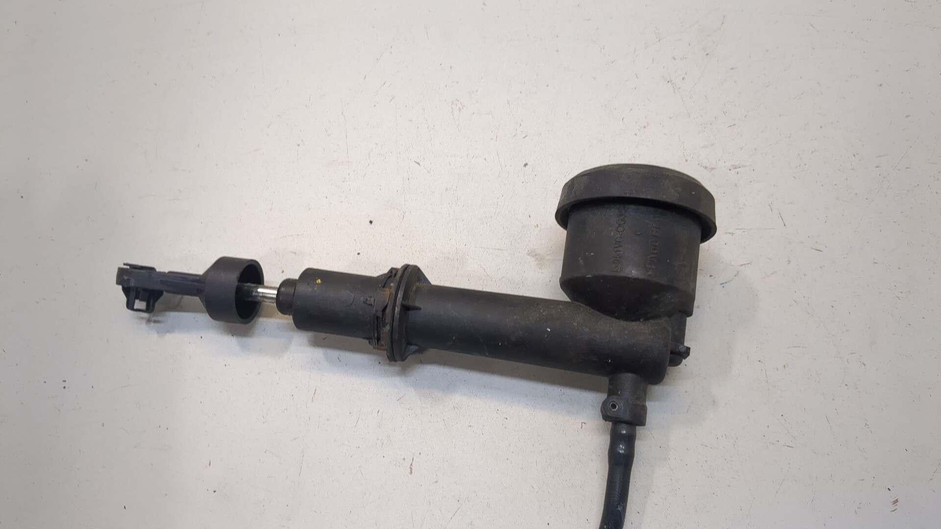 Цилиндр сцепления главный