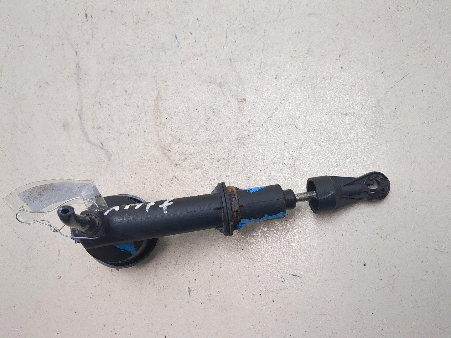 Цилиндр сцепления главный