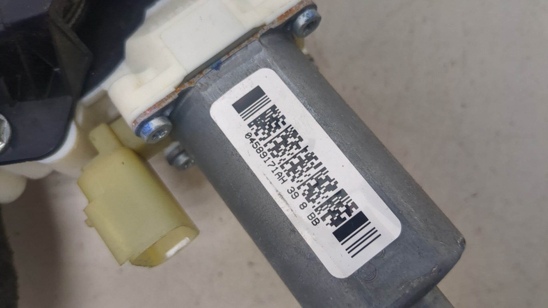 Стеклоподъемник электр. передний левый