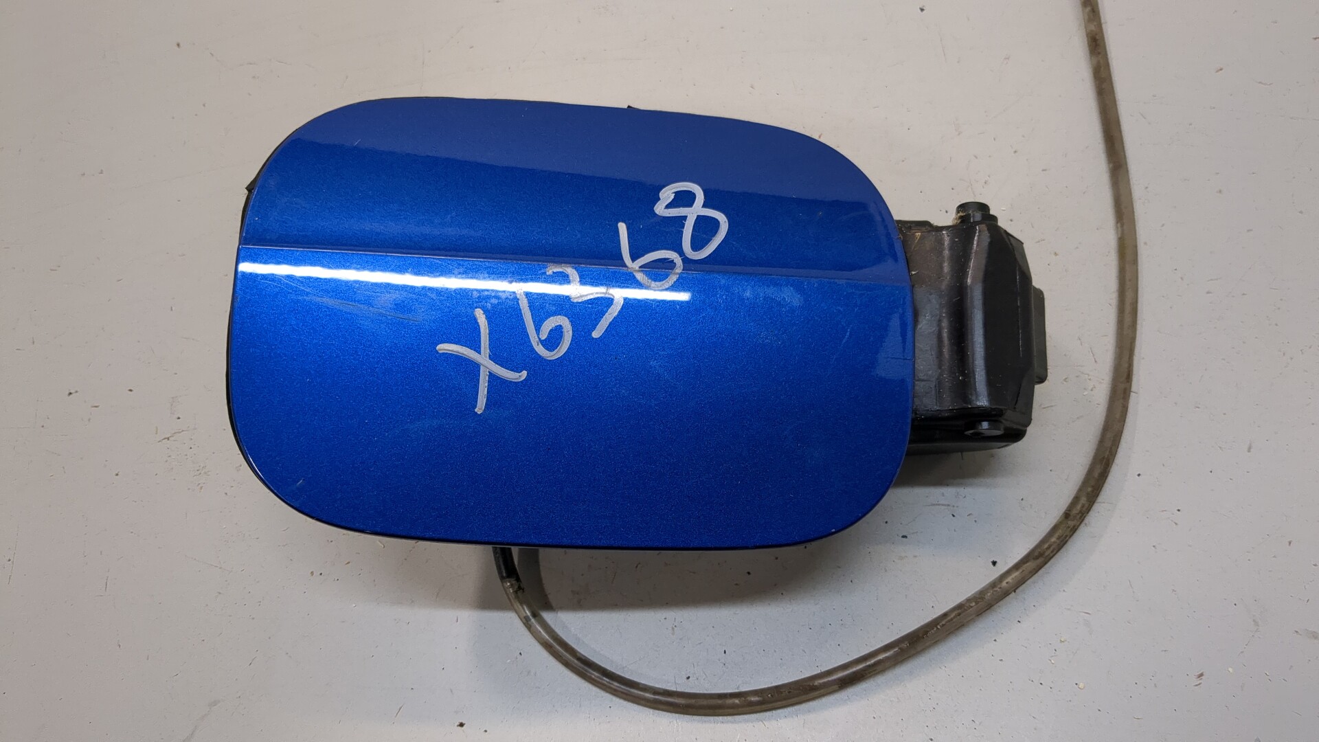 Лючок бензобака