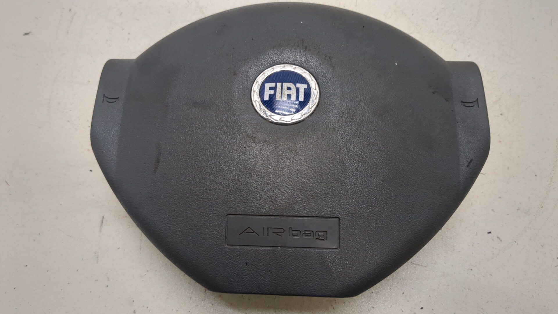 Подушка безопасности в рулевое колесо