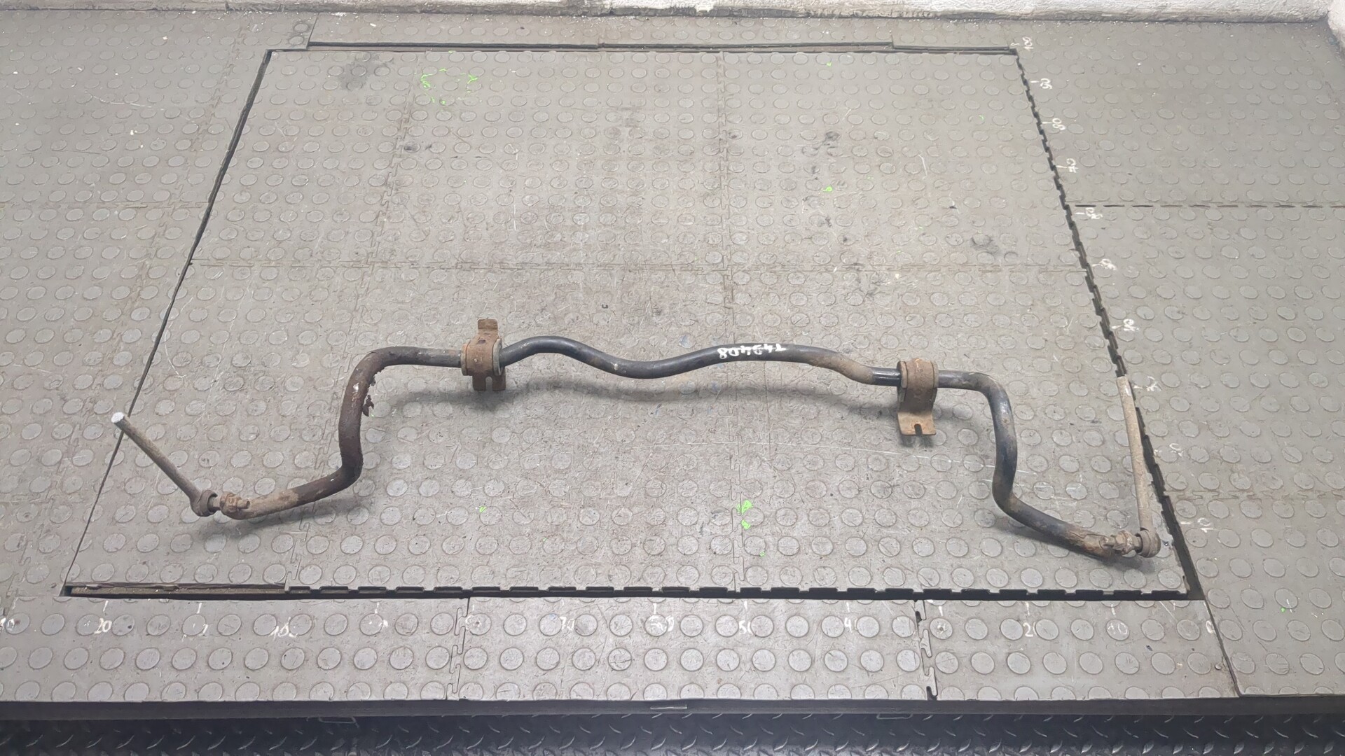 Стабилизатор передний