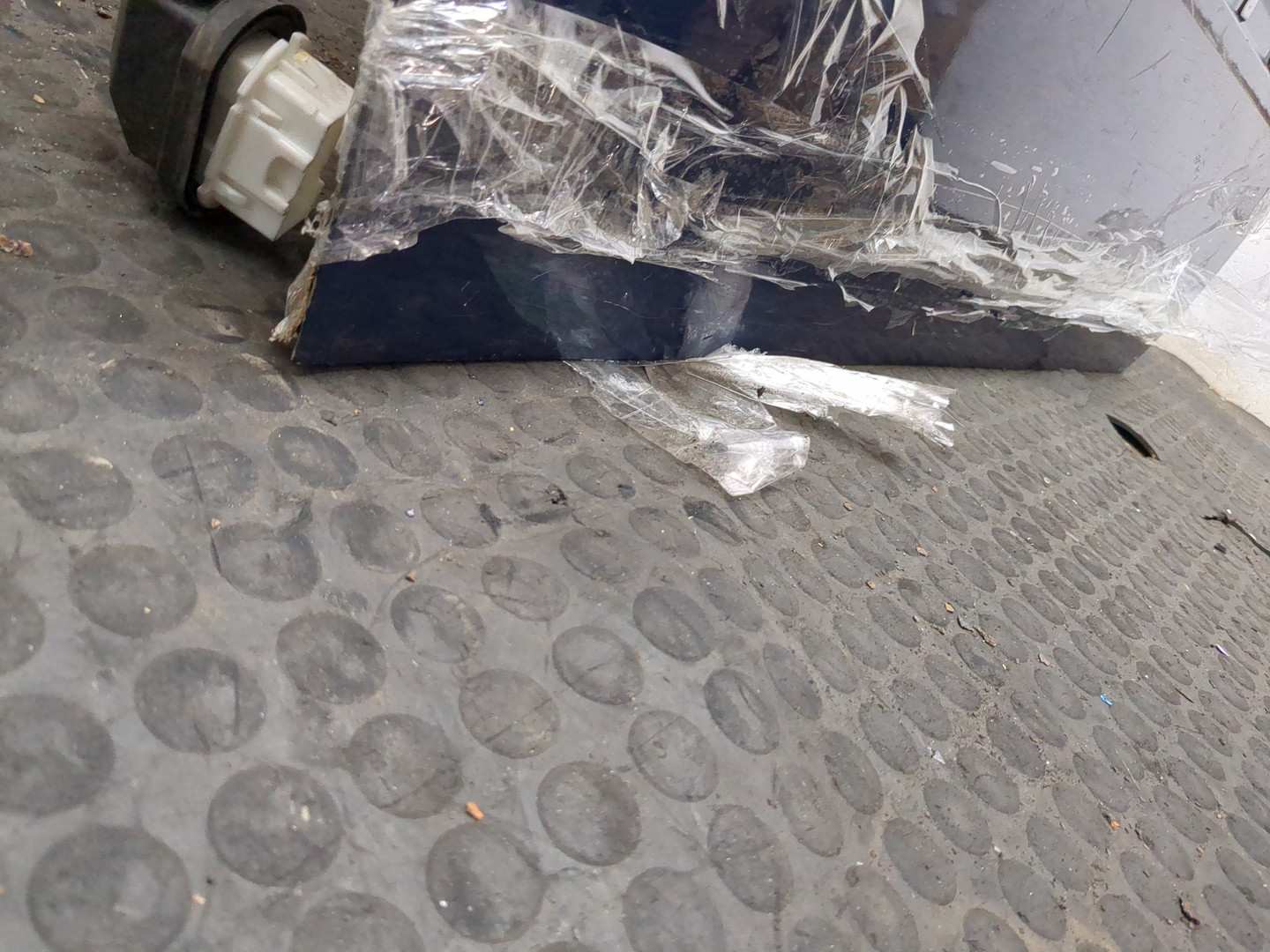 Дверь передняя левая