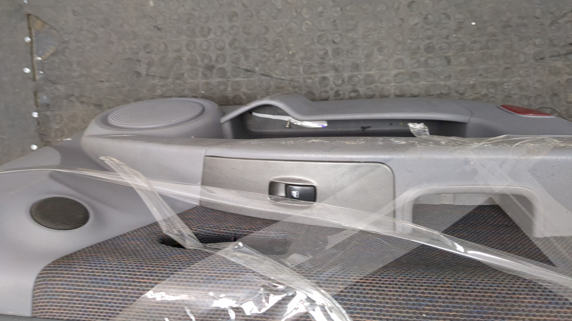 Дверь передняя левая