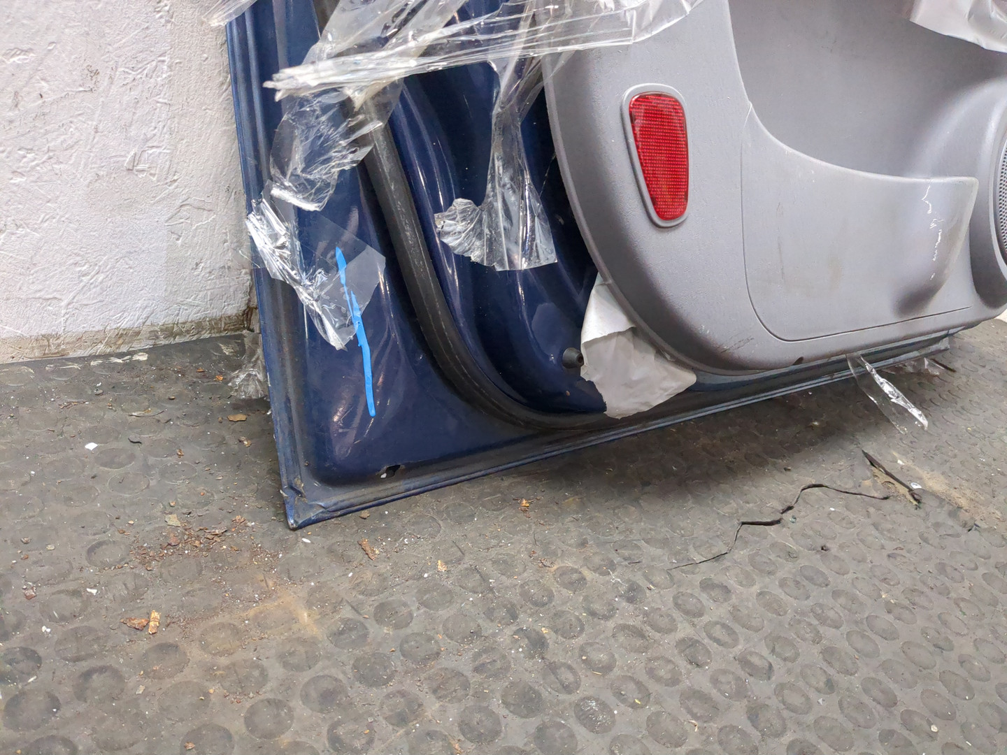 Дверь передняя левая