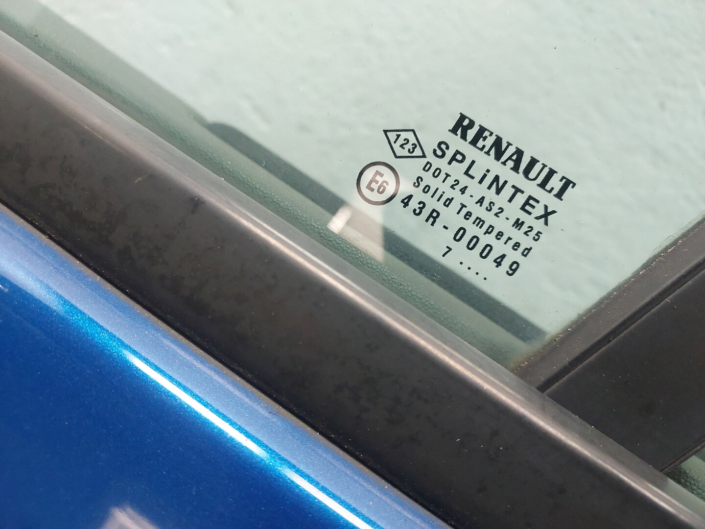 Дверь передняя левая