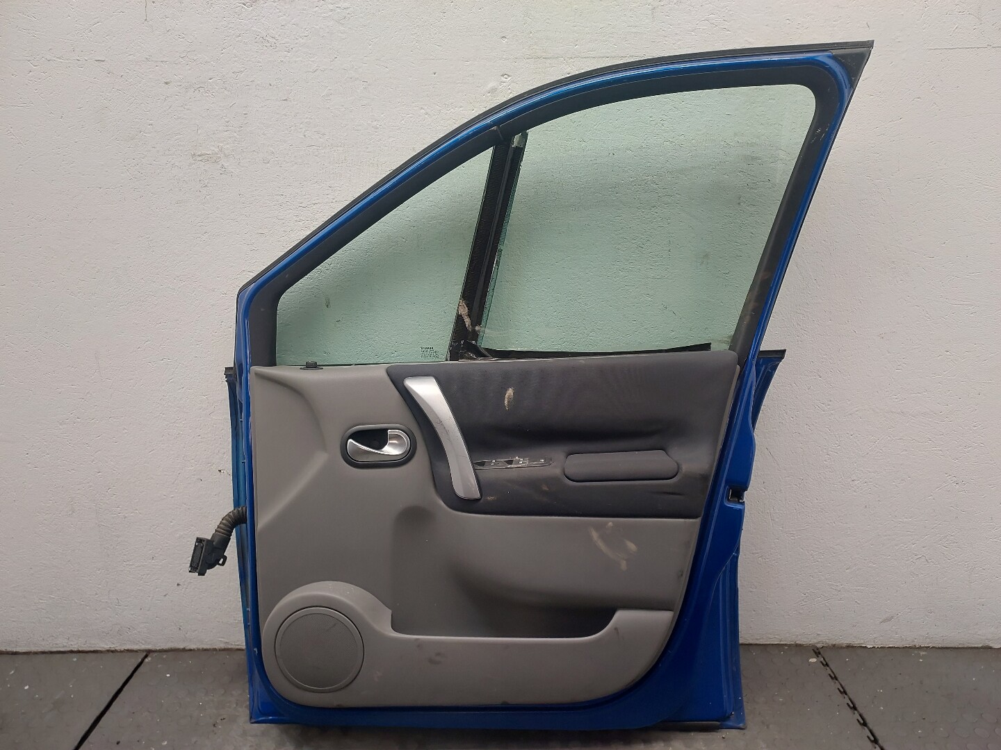 Дверь передняя правая