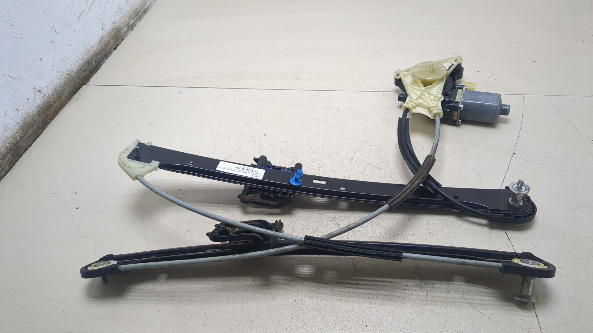 Стеклоподъемник электр. передний левый