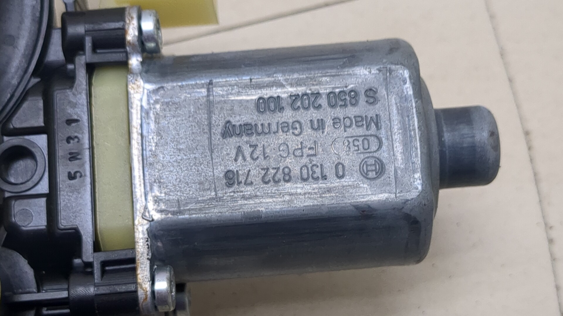 Стеклоподъемник электр. передний левый