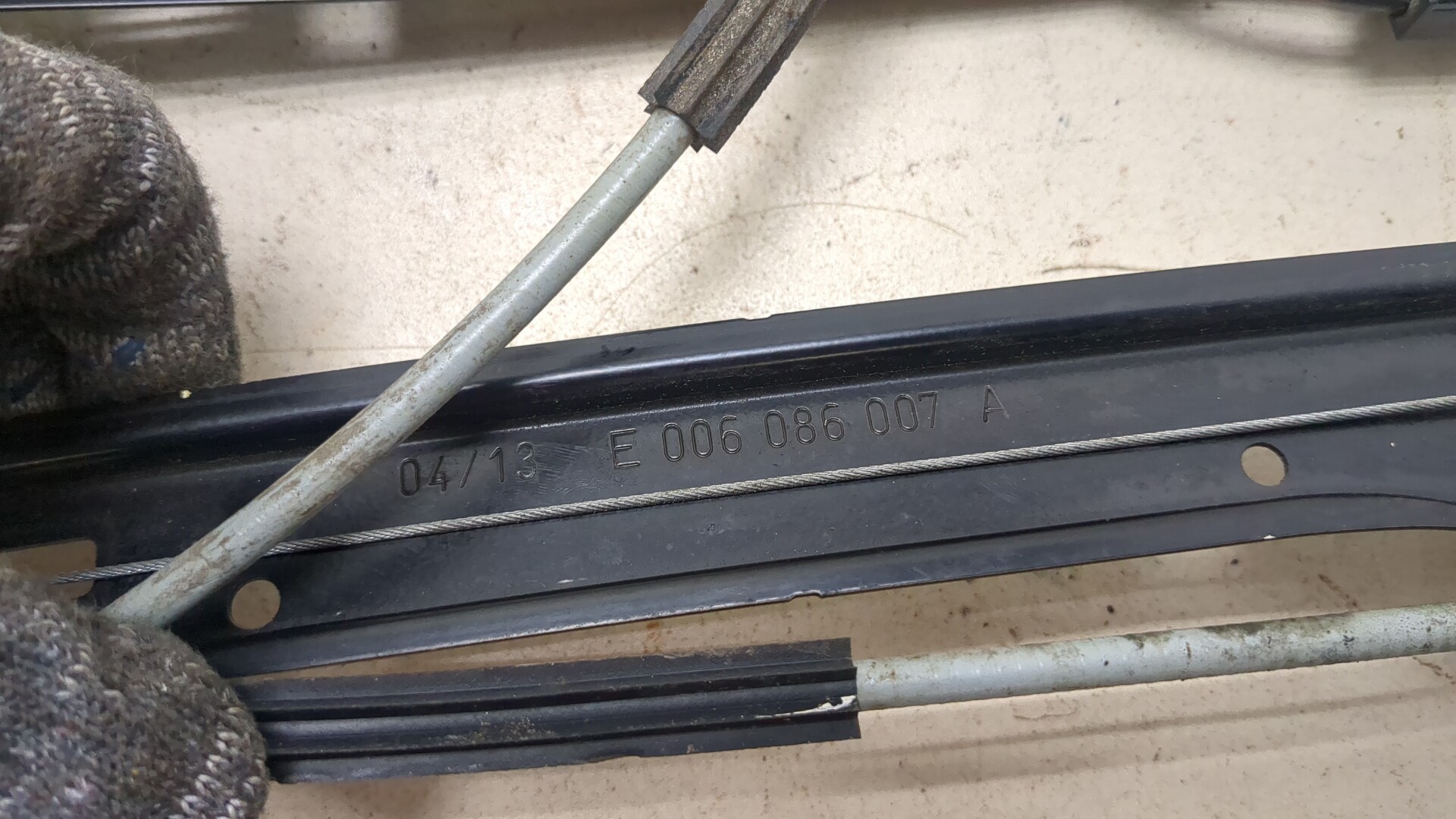 Стеклоподъемник электр. передний левый