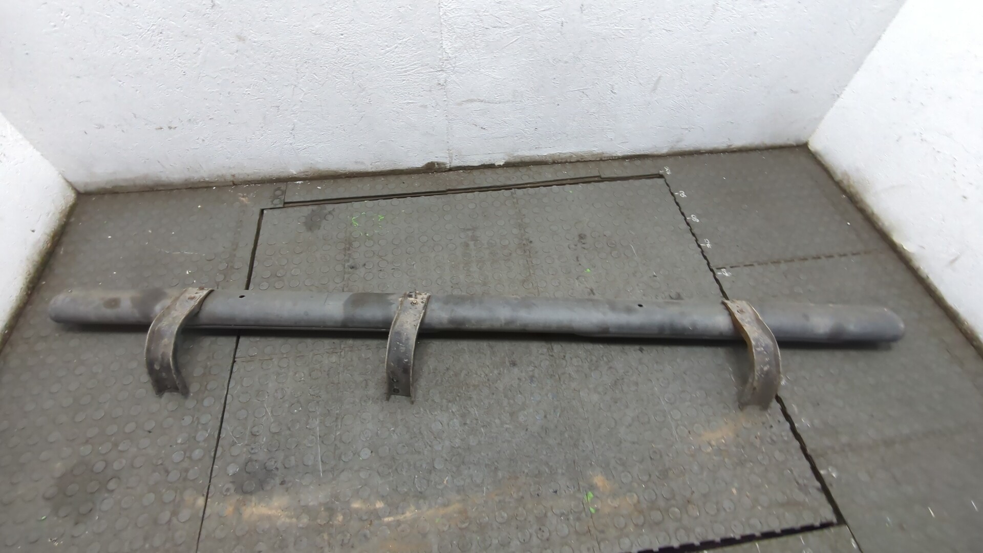 Подножка левая