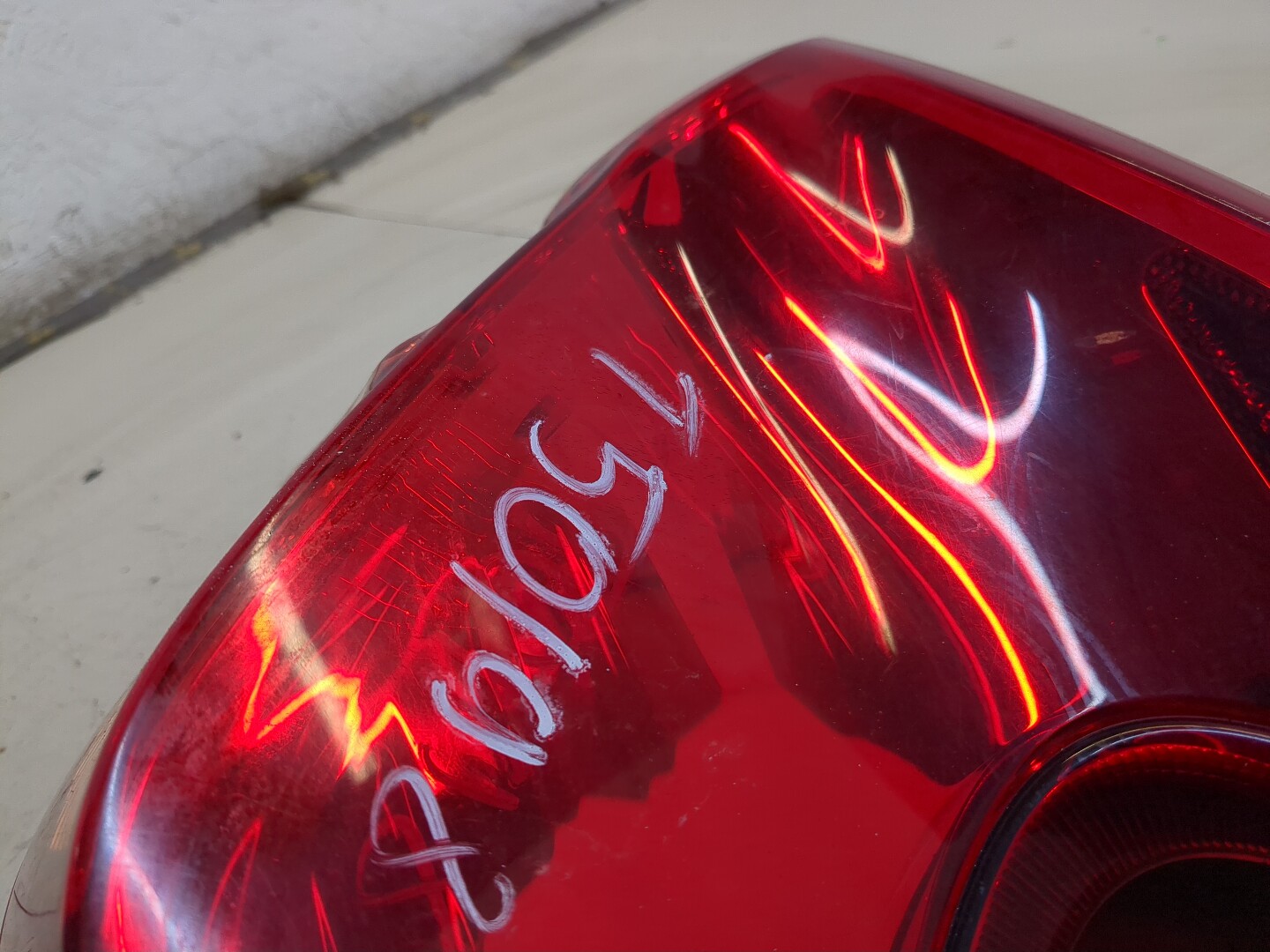 Фонарь задний правый