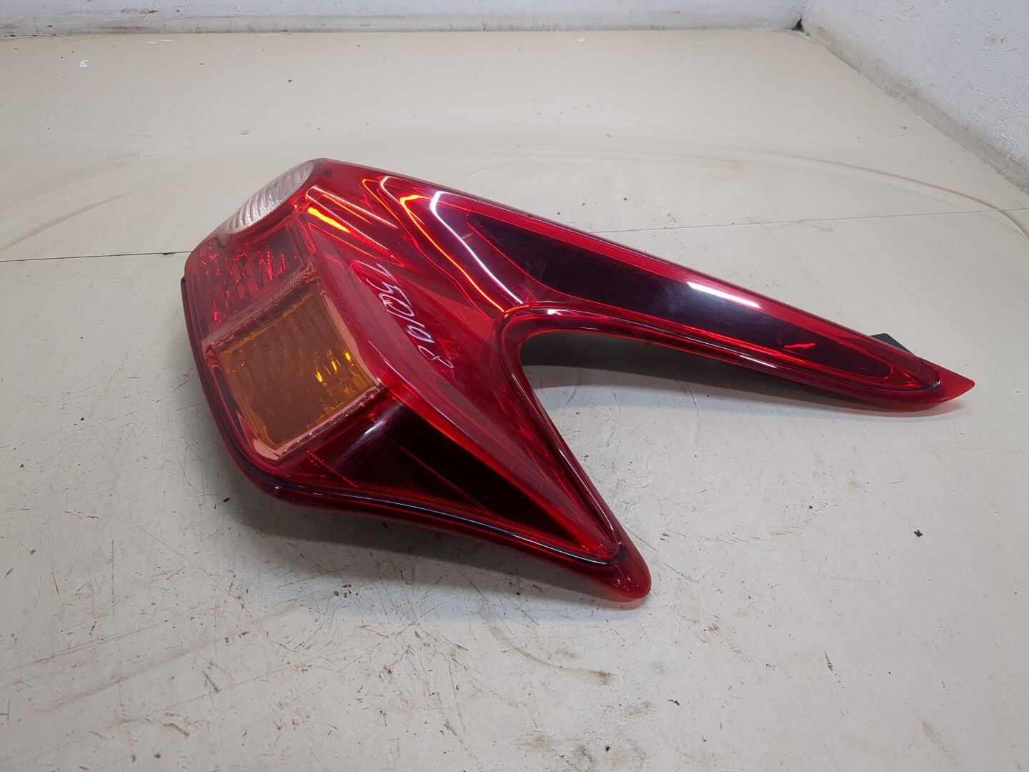 Фонарь задний правый