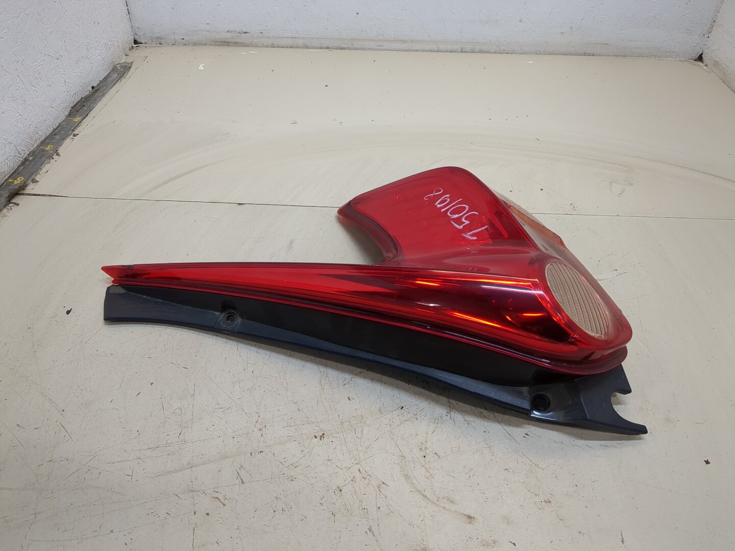 Фонарь задний правый