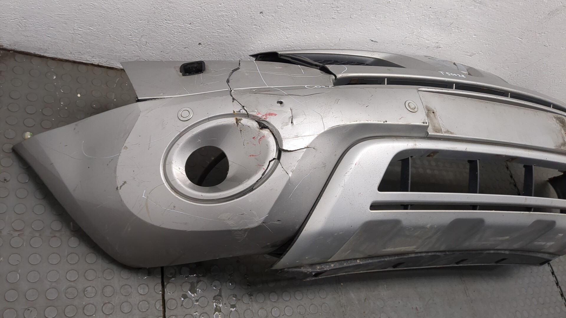 Бампер передний