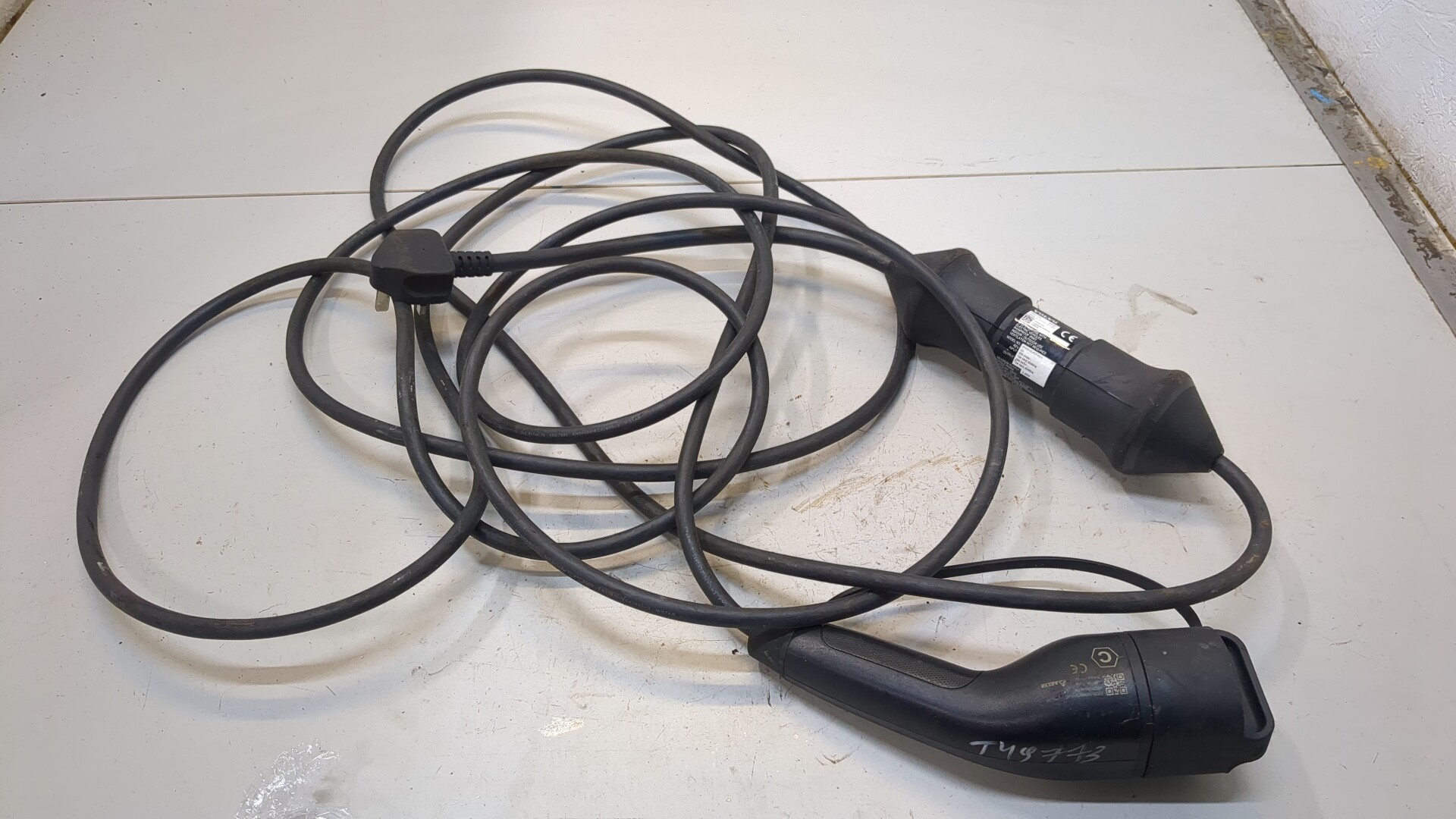 Зарядное устройство (кабель зарядный)