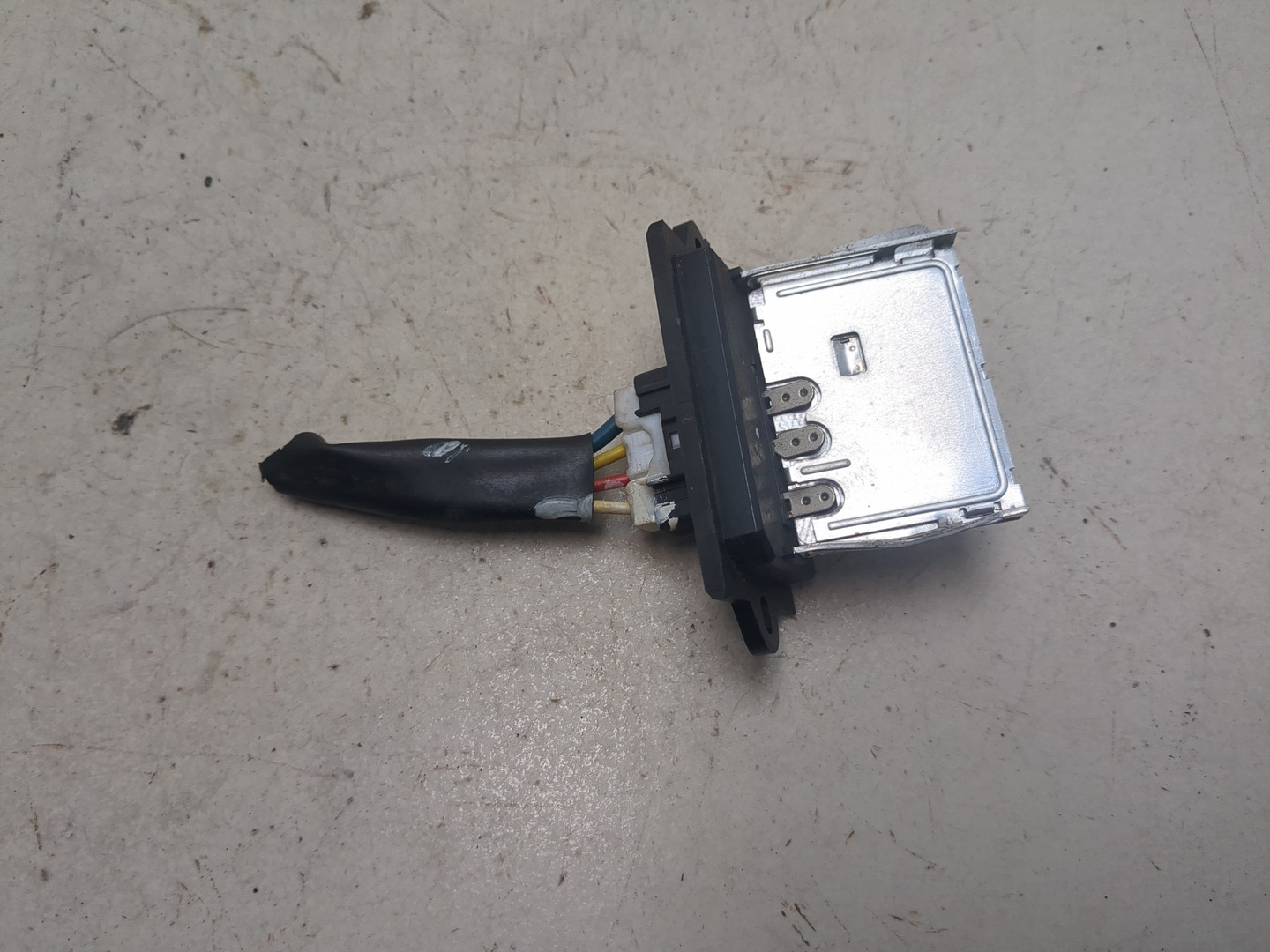 Резистор отопителя